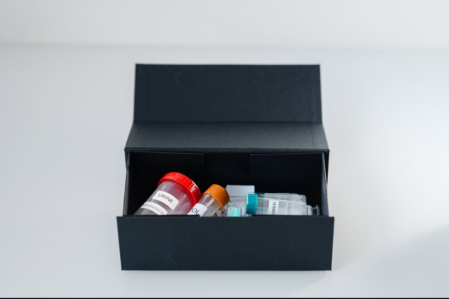De My InnerSelfie thuistestkit met staalpotjes